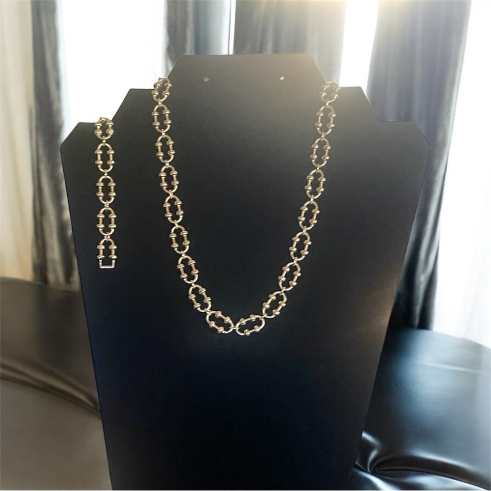 Avon Gold Tone Chain Necklace & Bracelet Set – 16” Necklace, 7” Bracelet